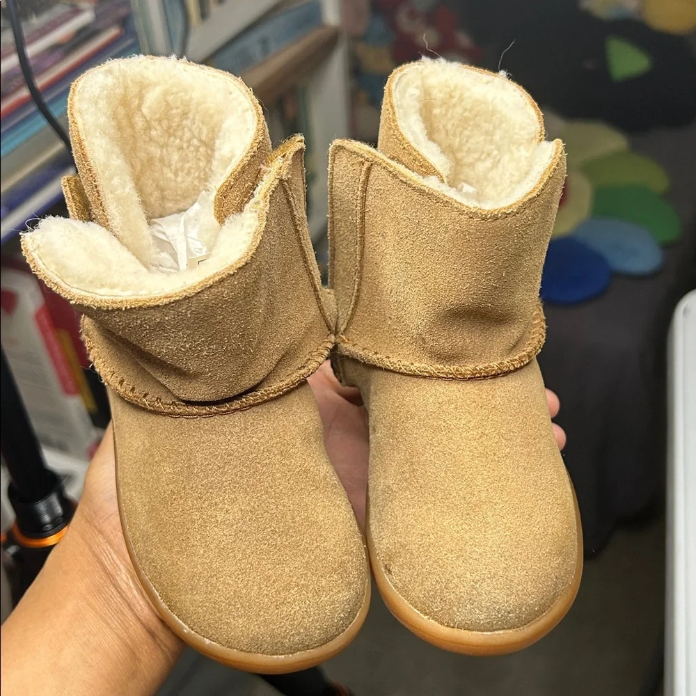 Toddler UGG Boots - Picture 15 of 15